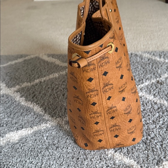 Reversible Liz Shopper In Visetos Medium - Picture 8 of 13